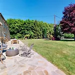 Дом отдыха La Clef Decamp Cornillieres Maisonnettes 35 Pers Jacuzzi, Jeux *