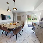 Дом отдыха La Clef Decamp Cornillieres Maisonnettes 35 Pers Jacuzzi, Jeux