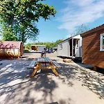 La Clef Decamp Cornillieres Maisonnettes 35 Pers Jacuzzi, Jeux Дом отдыха Tessy-sur-Vire