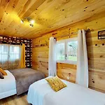 Дом отдыха La Clef Decamp Cornillieres Maisonnettes 35 Pers Jacuzzi, Jeux Tessy-sur-Vire