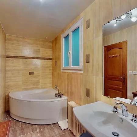 Cornillieres Maisonnettes 35 Pers Jacuzzi, Jeux