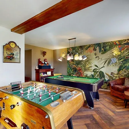Дом отдыха La Clef Decamp Cornillieres Maisonnettes 35 Pers Jacuzzi, Jeux