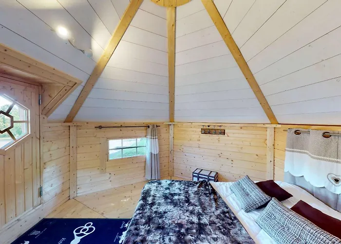 La Clef Decamp Cornillieres Maisonnettes 35 Pers Jacuzzi, Jeux